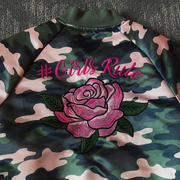 Girl’s Camo Bomber Jacket size 7/8 - Picture 5 of 12